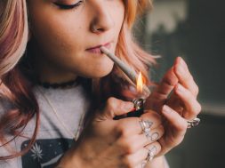 warum-frauen-cannabis-rauchen-sollten